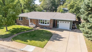 801 10th Ave W, Dickinson, ND 58601