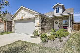 1610 Kalamath St, Forney, TX 75126