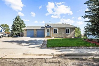 4927 Phoenix Dr, Cheyenne, WY 82001