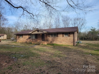 222 Weldon Cir, Mount Holly, NC 28120