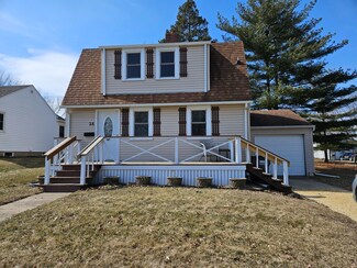 28 8th Ave SE, Oelwein, IA 50662