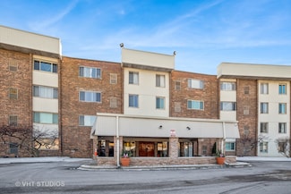 841 N York St Unit 327, Elmhurst, IL 60126