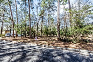 502 Broadmoor Dr, Huntsville, TX 77340