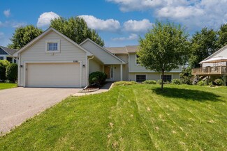 5382 Heath Ave N, Saint Paul, MN 55128