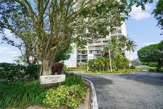 2400 Presidential Way Unit 5020, West Palm Beach, FL 33401