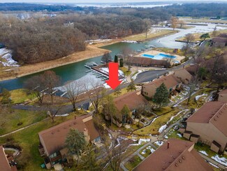 33 Montego Colony Unit 1, Fox Lake, IL 60020