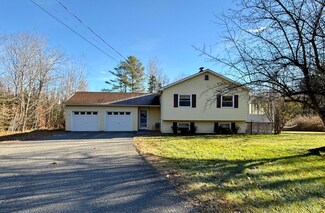 435 Russell Rd, Skowhegan, ME 04976