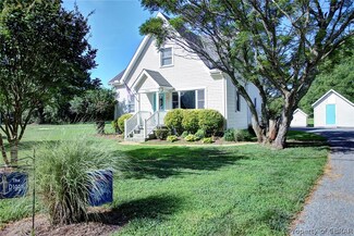 5560 East River Rd, Foster, VA 23056