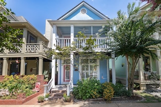 1017 Island Park Cir, Memphis, TN 38103