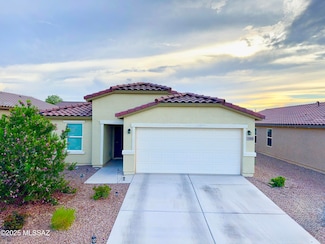 386 S Redwood Loop, Benson, AZ 85602