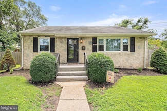 502 W 2nd St, Palmyra, NJ 08065