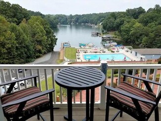 1085 Bluewater Dr Unit 116, Moneta, VA 24121