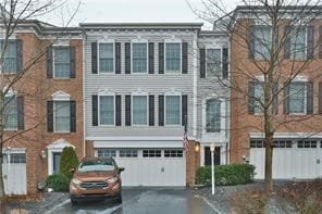 941 Montclair Dr, Coraopolis, PA 15108