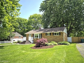 307 Cynthia Dr, Chardon, OH 44024