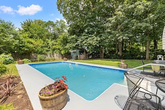 283 Bonnycastle Dr, Frankfort, KY 40601