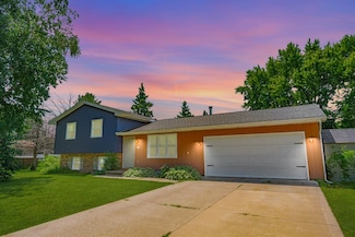 913 Harding St, Oregon, WI 53575