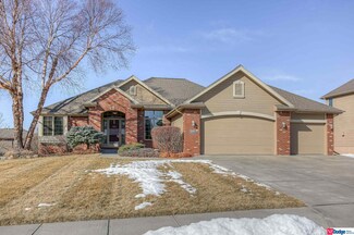 1908 Diane Dr, Papillion, NE 68046