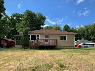 32 Pullam Dr, West Middlesex, PA 16159