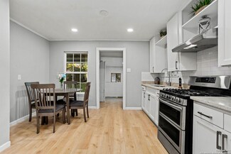 2642 E Houston St, San Antonio, TX 78202