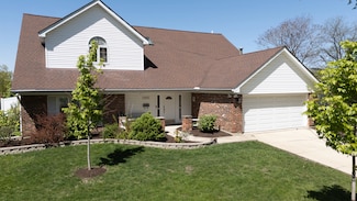23W160 Woodcroft Dr, Glen Ellyn, IL 60137