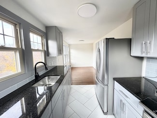 162 High St Unit 2nd floor, Naugatuck, CT 06770