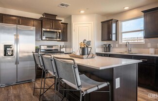 7825 Savannah Height Ave Unit 609, Bakersfield, CA 93313