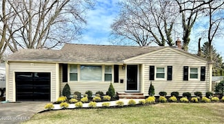 61 Manor Pkwy, Lincroft, NJ 07738
