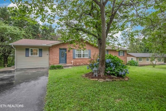 817 W Ridgecrest Dr, Kingston, TN 37763