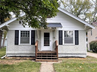 525 School St, Carlisle, IA 50047