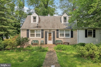 8444 Woodlawn St, Alexandria, VA 22309