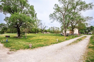 5971 Montgomery Rd, Mound City, KS 66056