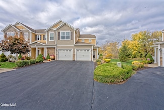 36 Stacey Ct, Cohoes, NY 12047