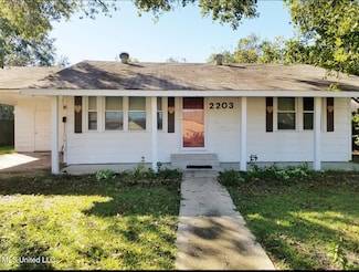 2203 26th St, Pascagoula, MS 39581