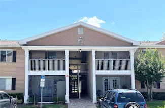 185 N Pearl Lake Causeway Unit 208, Altamonte Springs, FL 32714