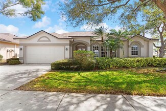1911 Riveredge Dr, Tarpon Springs, FL 34689