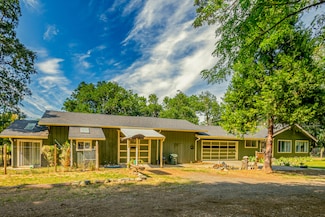 3294 Lakeshore Dr, Selma, OR 97538