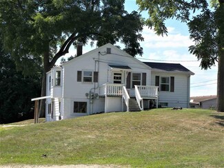 107 Lakeview Dr, Winona Lake, IN 46590