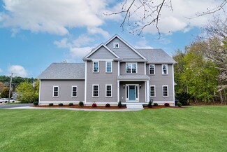 81 Cross St, Foxboro, MA 02035