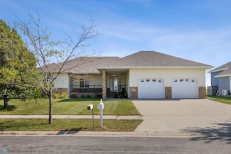 766 36th St S, Moorhead, MN 56560