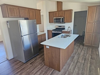 573 E Sullivan St, Coalinga, CA 93210