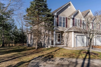 24 Lilac Ln, Newmarket, NH 03857