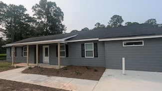 611 Bison Ln, Albany, GA 31721