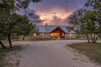 38 Mountain Laurel Ln, Sabinal, TX 78881