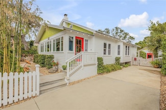 216 Florida Ave, New Smyrna Beach, FL 32169