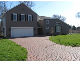 51 Yale St, Fairhaven, MA 02719