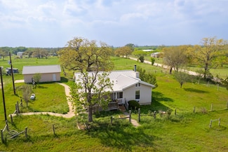 243 Co Rd 442, Harwood, TX 78632
