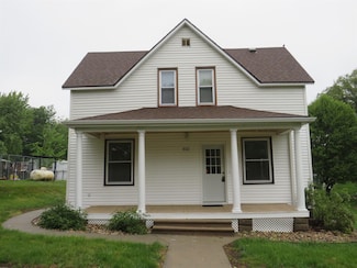 512 Elm St, Clarkson, NE 68629