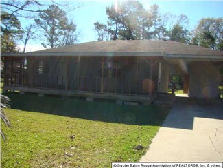 12613 Balis St, Port Allen, LA 70767