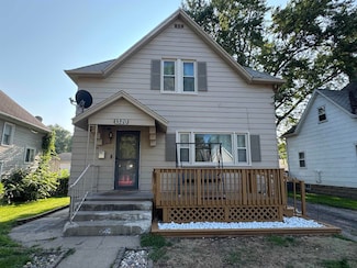 1320 W 7th St, Waterloo, IA 50702