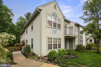 202B Harwood Ct Unit 202B, Mount Laurel, NJ 08054